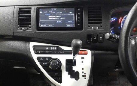 Toyota ISis I, 2017 год, 1 330 000 рублей, 5 фотография