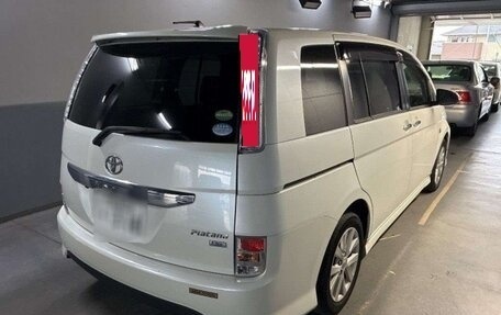 Toyota ISis I, 2017 год, 1 330 000 рублей, 2 фотография