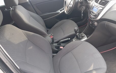 Hyundai Solaris II рестайлинг, 2012 год, 500 000 рублей, 8 фотография