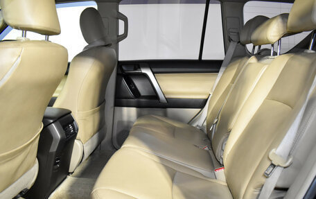 Toyota Land Cruiser Prado 150 рестайлинг 2, 2011 год, 1 950 000 рублей, 12 фотография