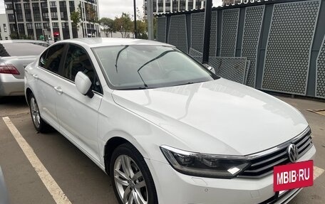 Volkswagen Passat B8 рестайлинг, 2015 год, 1 315 000 рублей, 4 фотография