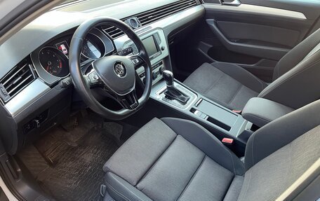 Volkswagen Passat B8 рестайлинг, 2015 год, 1 315 000 рублей, 12 фотография