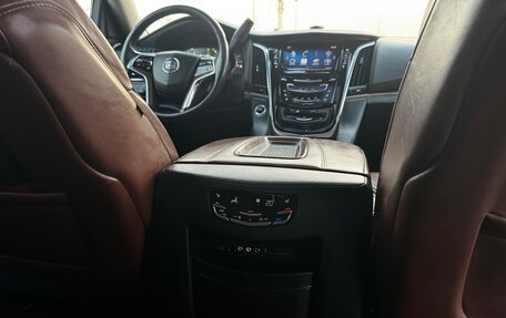 Cadillac Escalade IV, 2014 год, 3 899 000 рублей, 19 фотография