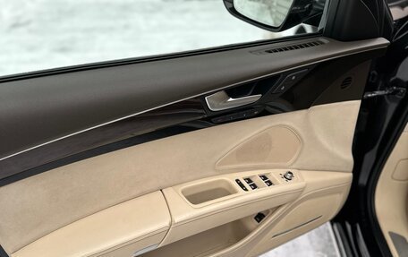 Audi A8, 2013 год, 1 890 000 рублей, 12 фотография