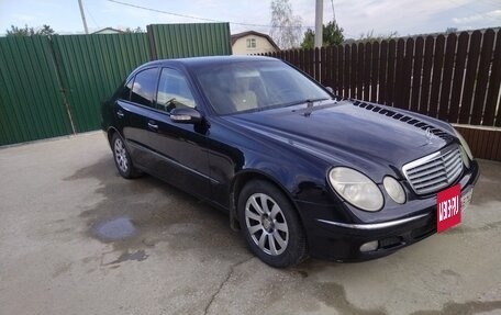 Mercedes-Benz E-Класс, 2004 год, 740 000 рублей, 2 фотография