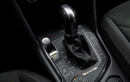 Volkswagen Tiguan II, 2017 год, 1 940 000 рублей, 12 фотография