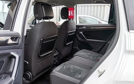 Volkswagen Tiguan II, 2017 год, 1 940 000 рублей, 11 фотография