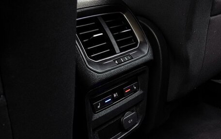 Volkswagen Tiguan II, 2017 год, 1 940 000 рублей, 20 фотография