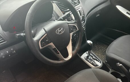 Hyundai Solaris II рестайлинг, 2014 год, 800 000 рублей, 5 фотография