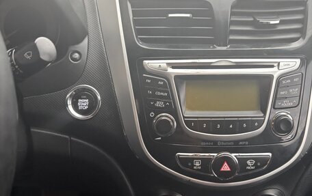 Hyundai Solaris II рестайлинг, 2014 год, 800 000 рублей, 7 фотография