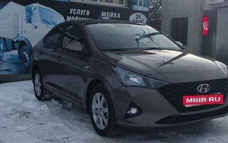 Hyundai Solaris II рестайлинг, 2021 год, 1 885 000 рублей, 3 фотография