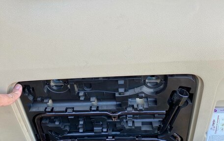 Toyota Land Cruiser Prado 150 рестайлинг 2, 2013 год, 3 950 000 рублей, 22 фотография