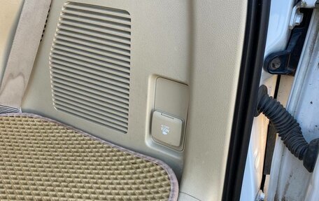 Toyota Land Cruiser Prado 150 рестайлинг 2, 2013 год, 3 950 000 рублей, 23 фотография