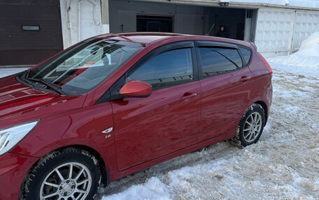 Hyundai Solaris II рестайлинг, 2014 год, 880 000 рублей, 2 фотография