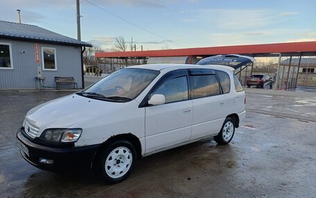 Toyota Ipsum II, 1997 год, 445 000 рублей, 2 фотография