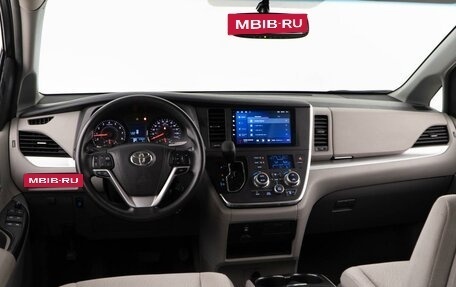 Toyota Sienna III, 2016 год, 2 548 077 рублей, 6 фотография