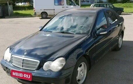 Mercedes-Benz C-Класс, 2001 год, 400 000 рублей, 1 фотография