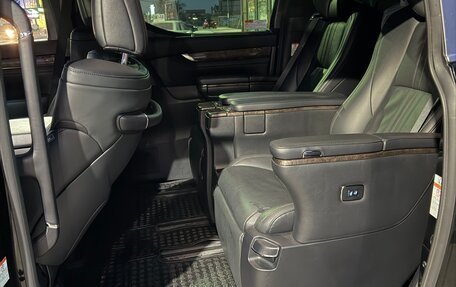 Toyota Alphard III, 2019 год, 4 600 000 рублей, 8 фотография