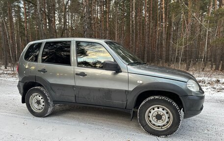 Chevrolet Niva I рестайлинг, 2020 год, 650 000 рублей, 5 фотография