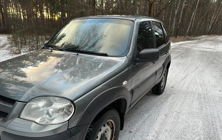 Chevrolet Niva I рестайлинг, 2020 год, 650 000 рублей, 24 фотография