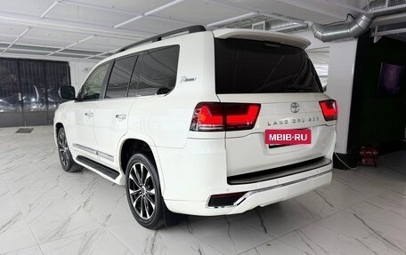 Toyota Land Cruiser 200, 2015 год, 5 350 000 рублей, 17 фотография