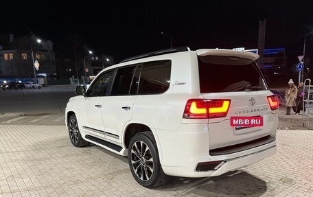 Toyota Land Cruiser 200, 2015 год, 5 350 000 рублей, 28 фотография