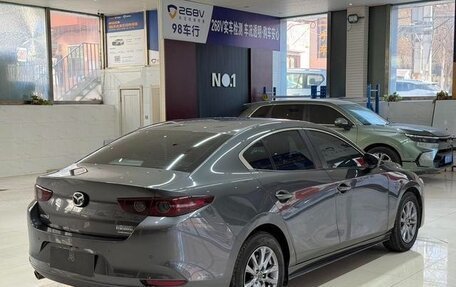 Mazda 3, 2022 год, 1 250 000 рублей, 4 фотография