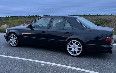 Mercedes-Benz E-Класс, 1993 год, 3 000 000 рублей, 10 фотография