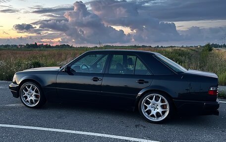 Mercedes-Benz E-Класс, 1993 год, 3 000 000 рублей, 11 фотография
