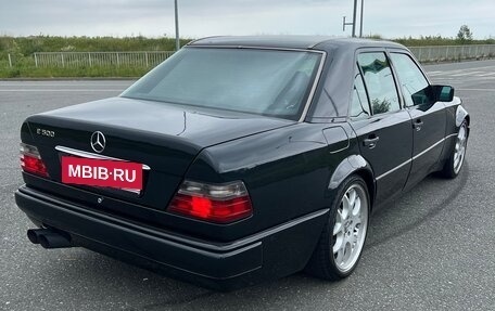 Mercedes-Benz E-Класс, 1993 год, 3 000 000 рублей, 1 фотография