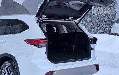 Toyota Highlander, 2025 год, 5 240 000 рублей, 21 фотография