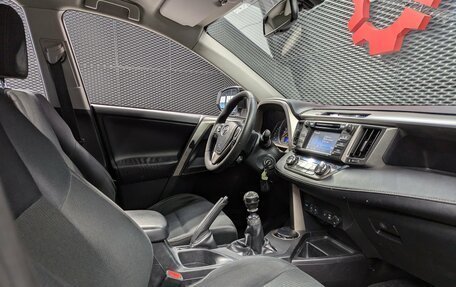 Toyota RAV4, 2015 год, 1 660 000 рублей, 28 фотография