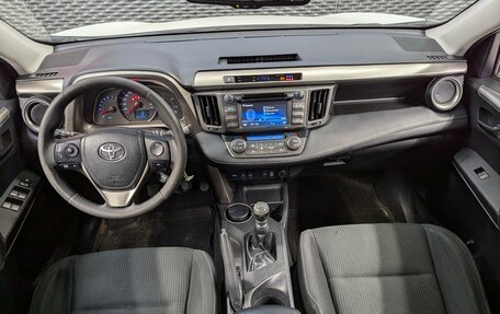 Toyota RAV4, 2015 год, 1 660 000 рублей, 23 фотография