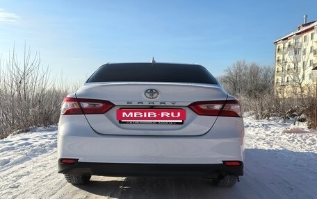 Toyota Camry, 2019 год, 2 080 000 рублей, 15 фотография