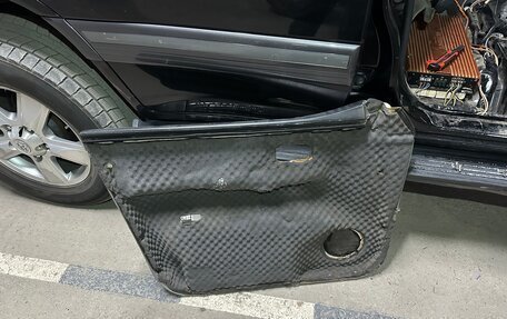 Toyota Land Cruiser 100 рестайлинг 2, 2006 год, 1 990 000 рублей, 8 фотография