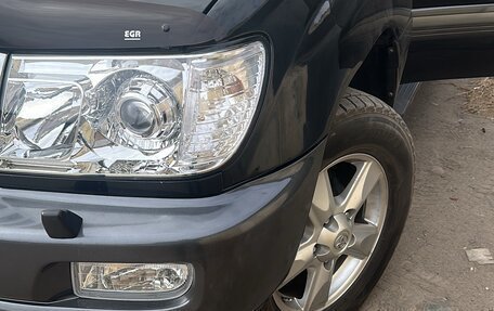 Toyota Land Cruiser 100 рестайлинг 2, 2006 год, 1 990 000 рублей, 6 фотография