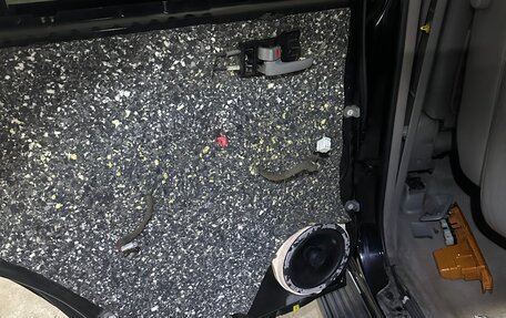 Toyota Land Cruiser 100 рестайлинг 2, 2006 год, 1 990 000 рублей, 10 фотография