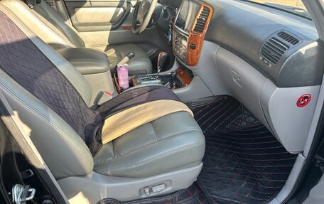 Toyota Land Cruiser 100 рестайлинг 2, 2006 год, 1 990 000 рублей, 16 фотография