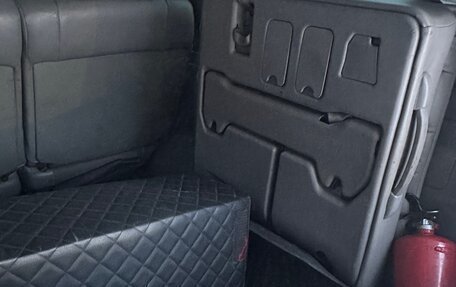 Toyota Land Cruiser 100 рестайлинг 2, 2006 год, 1 990 000 рублей, 23 фотография