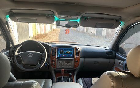 Toyota Land Cruiser 100 рестайлинг 2, 2006 год, 1 990 000 рублей, 18 фотография