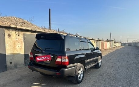 Toyota Land Cruiser 100 рестайлинг 2, 2006 год, 1 990 000 рублей, 13 фотография