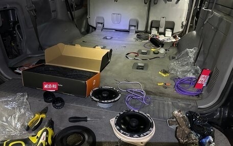 Toyota Land Cruiser 100 рестайлинг 2, 2006 год, 1 990 000 рублей, 11 фотография