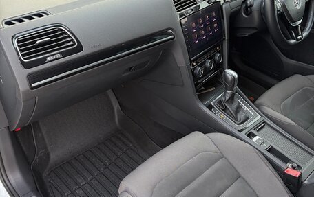 Volkswagen Golf VII, 2018 год, 1 680 000 рублей, 18 фотография