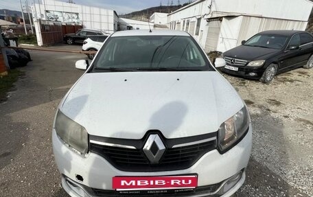 Renault Logan II, 2017 год, 650 000 рублей, 4 фотография