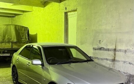 Toyota Altezza, 2001 год, 750 000 рублей, 1 фотография