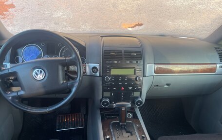Volkswagen Touareg III, 2004 год, 547 000 рублей, 8 фотография