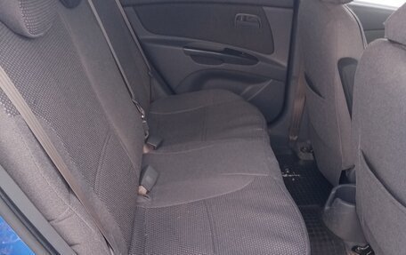 KIA Rio II, 2011 год, 600 000 рублей, 16 фотография