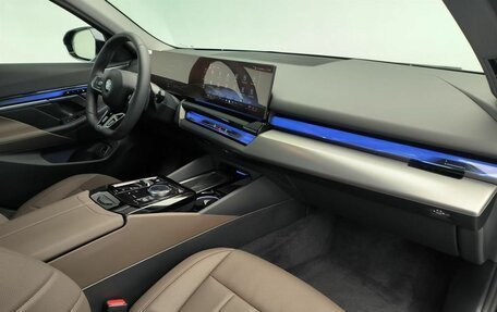 BMW 5 серия, 2025 год, 8 925 000 рублей, 8 фотография