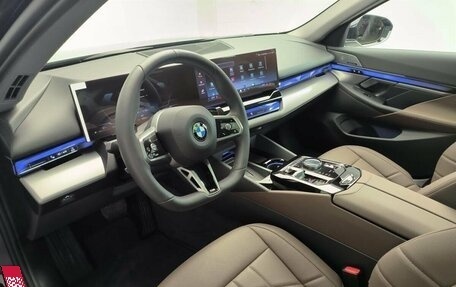 BMW 5 серия, 2025 год, 8 925 000 рублей, 7 фотография