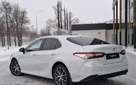 Toyota Camry, 2021 год, 3 250 000 рублей, 7 фотография